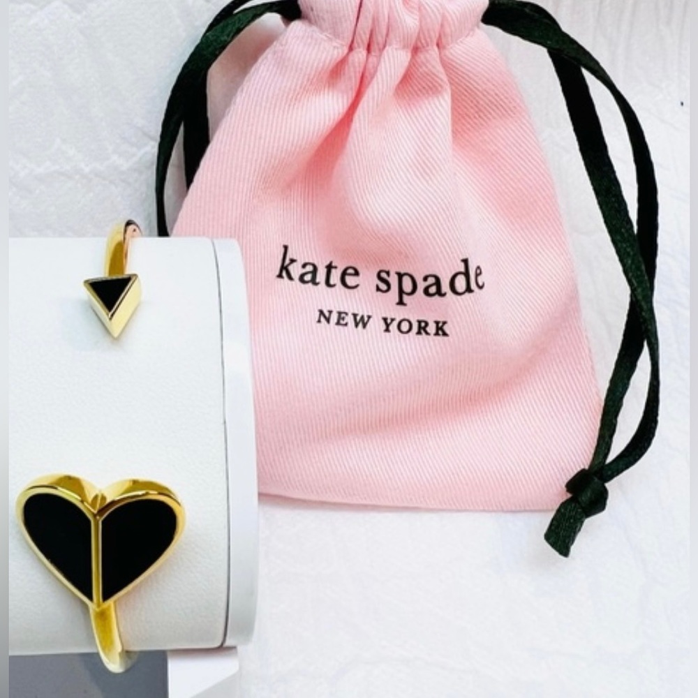 KATE SPADE US ♠️ FLEX- 2 TONE GOLD CUFF W/ BLACK HEART & TRIANGLE BRACELET - NEW
